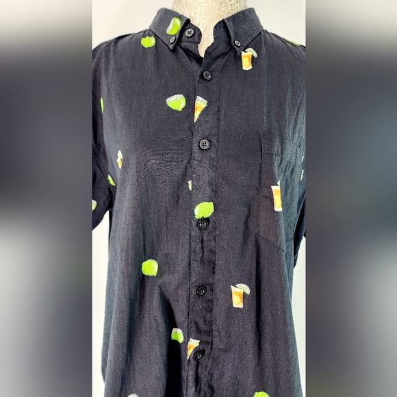 Molokai Surf Co Hawaiian drink & lime button-down relaxed fit shirt - Picture 2 of 9